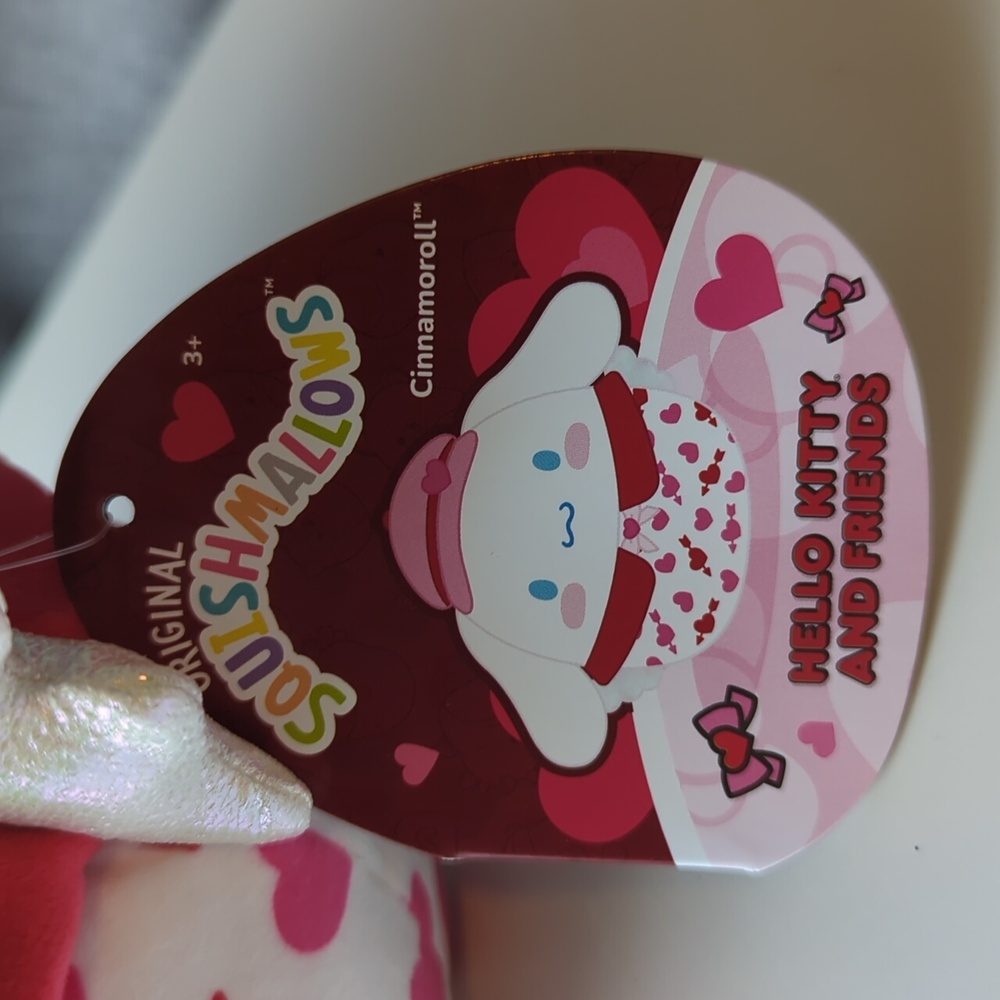 2025 Cinnamoroll Hello Kitty Hearts Squishmallow - Picture 2 of 7